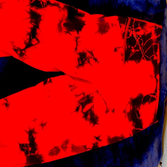 Size 6. 25 inch length Lululemon align pants multicolored - Picture 3 of 4